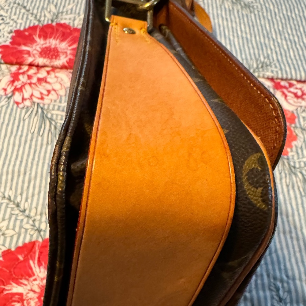 Louis Vuitton Brown Monogram Crossbody Bag with Tan Trim - Picture 5 of 11